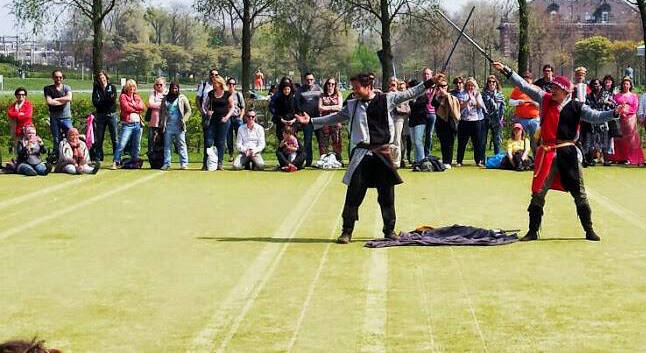 Zwaardgevecht voor publiek