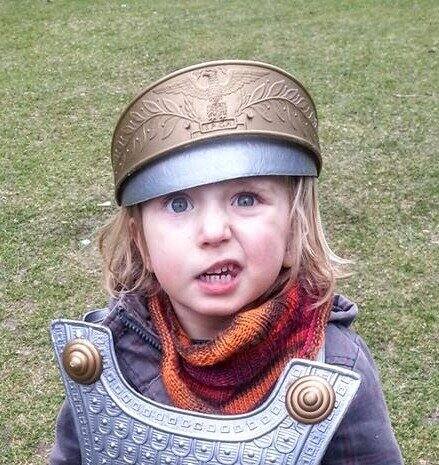 Kind in Romeins kostuum